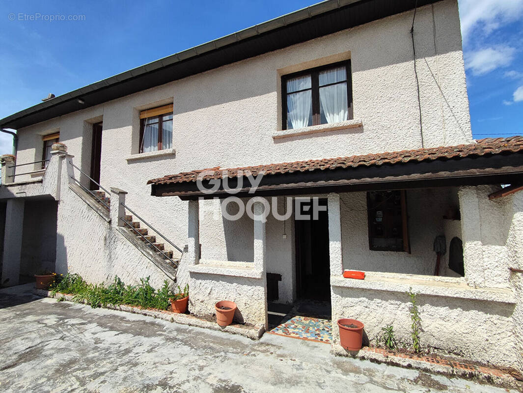 Maison à BUSSY-ALBIEUX