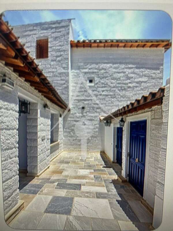 Maison à LAVERNOSE-LACASSE