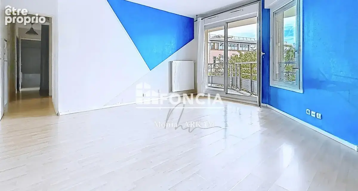 Montreuil – sur cour : rue de paris – 3 pièces – 2 chambres – terrasse 14 m² – sur cour au calme – ascenseur – parking - photo 2
