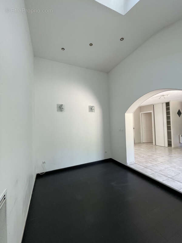 Maison à MOUSSAN