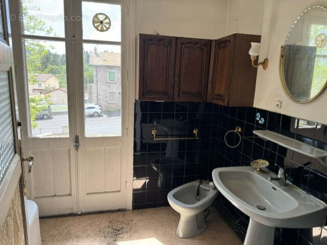 Maison centre de Retournac - photo 9