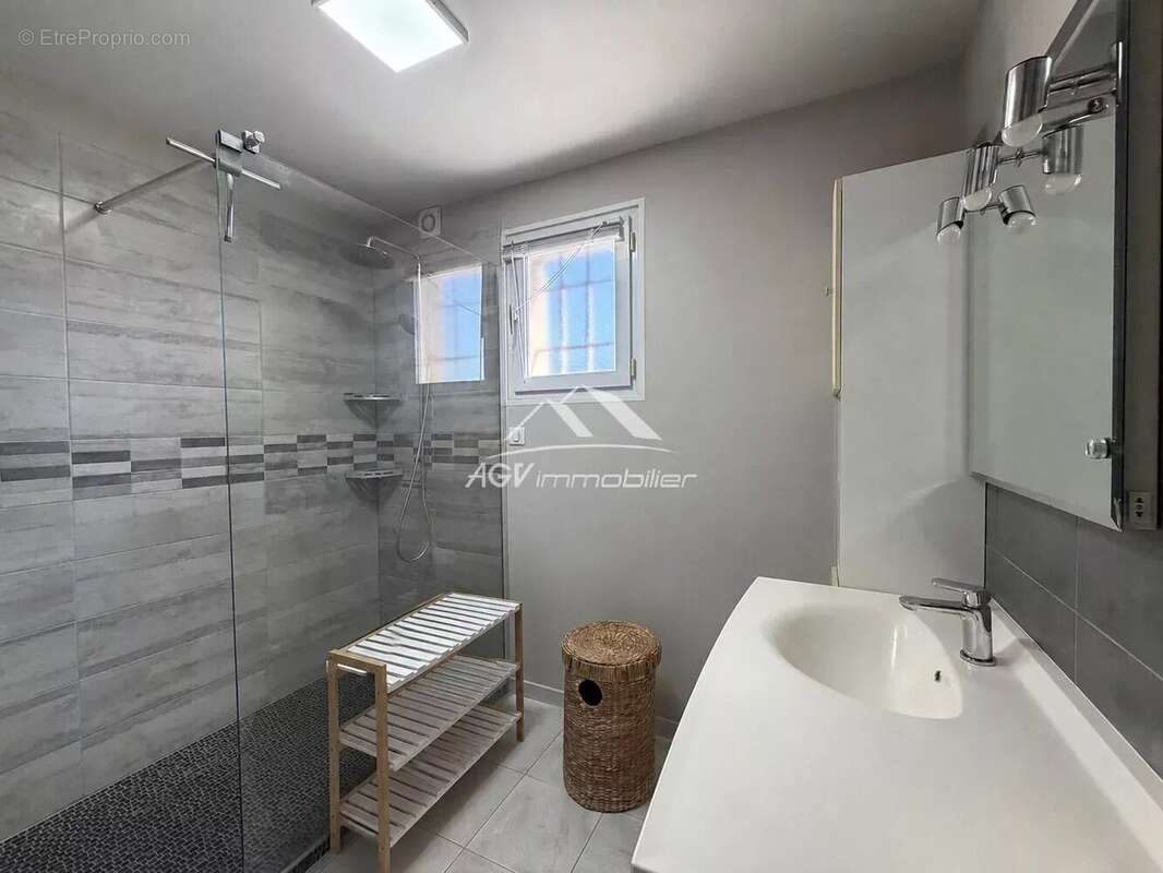 Maison d 'architecte de 200 m² habitable - piscine - 2540m² de terrain - 2 logements - photo 23
