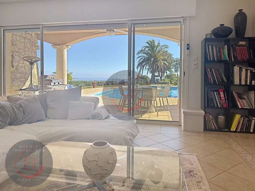 Maison à LES ADRETS-DE-L&#039;ESTEREL