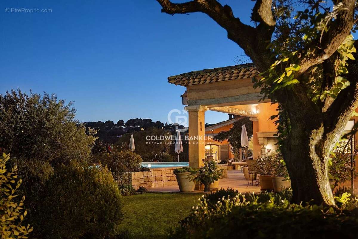 Maison à VALBONNE