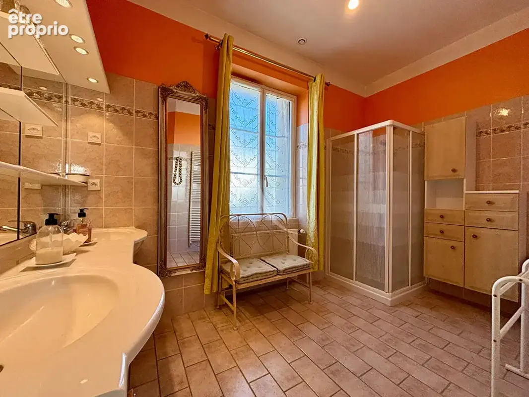 Maison ancienne en parfait état aux mutliples possibilités - photo 11