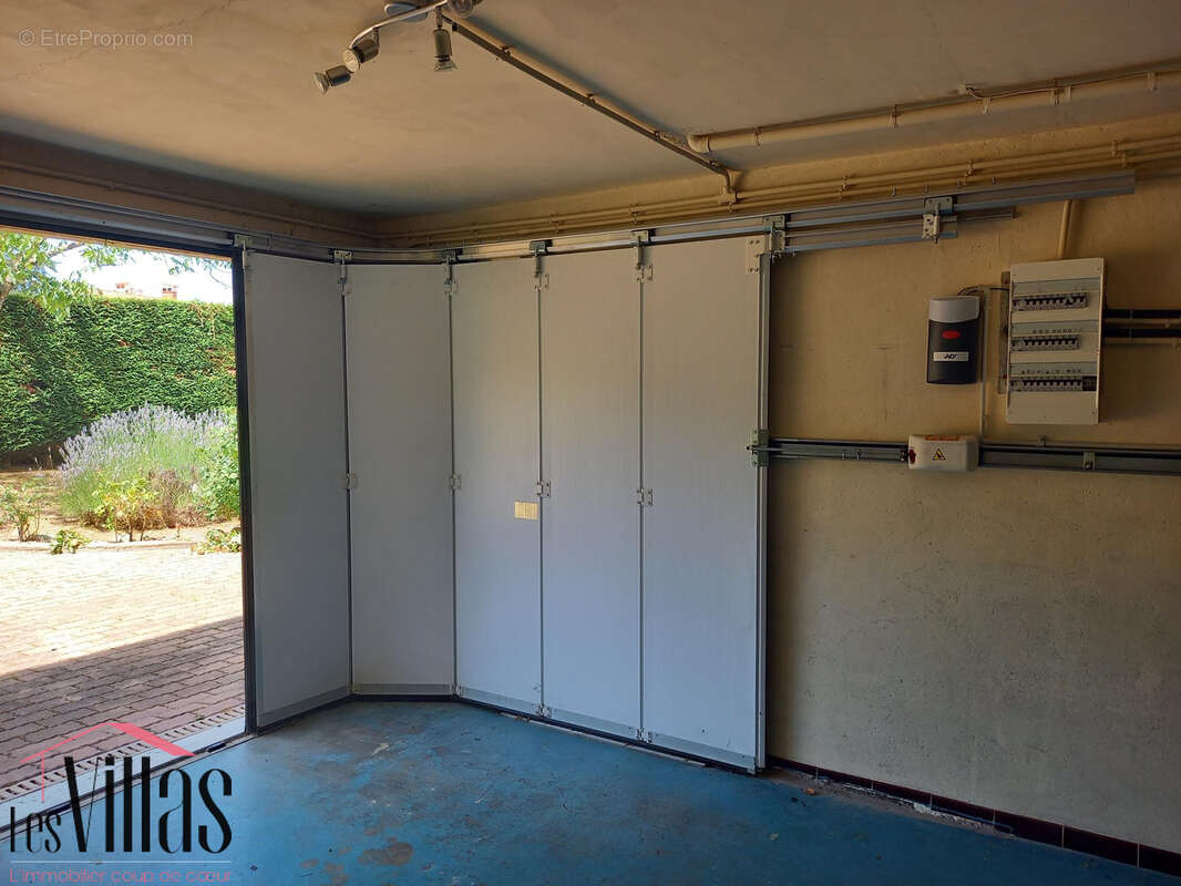 MAISON 4 FACES avec T3 indépendant et grand Garage - photo 17