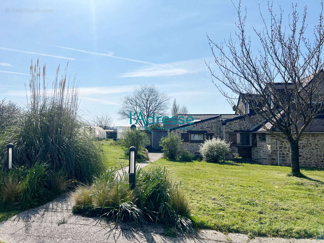 Maison à SAINT-AUBIN-DES-CHATEAUX