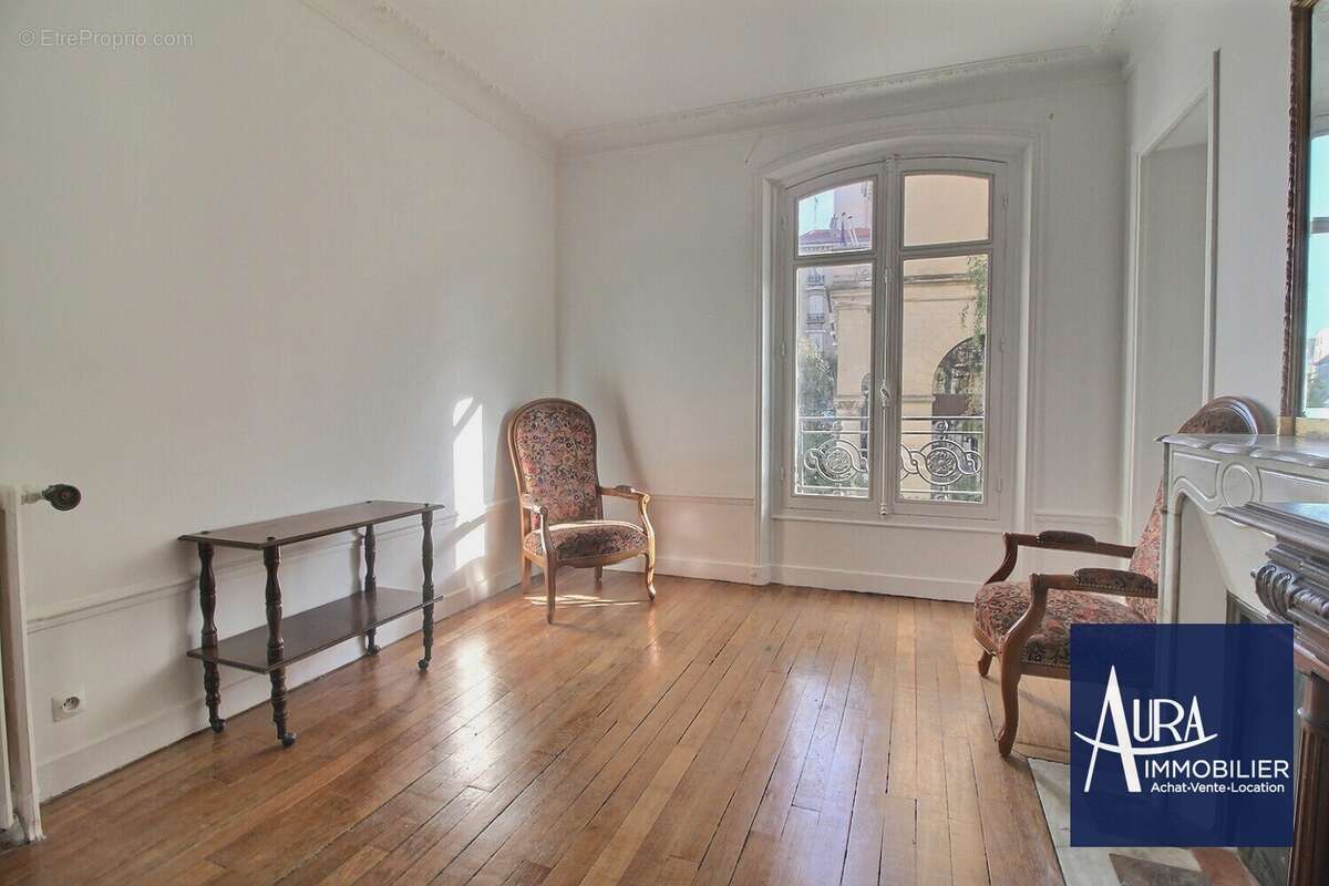 0_0004_1 - Appartement à LES LILAS