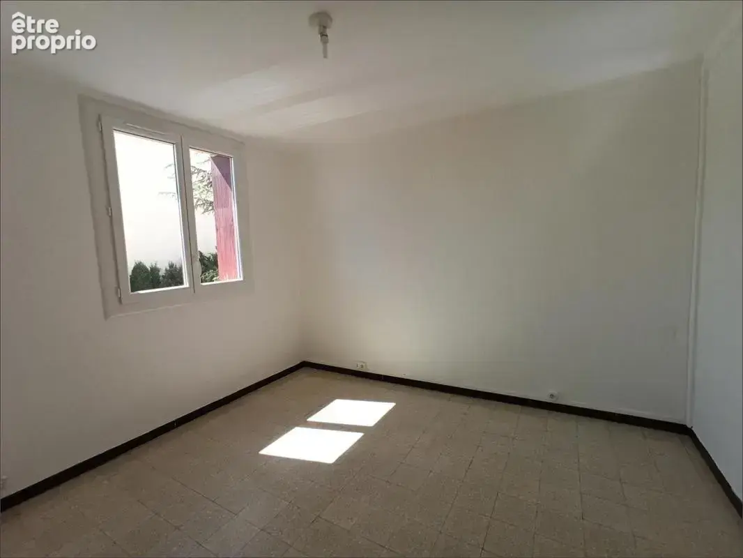 Appartement P2 vendu loué à NIMES - photo 6
