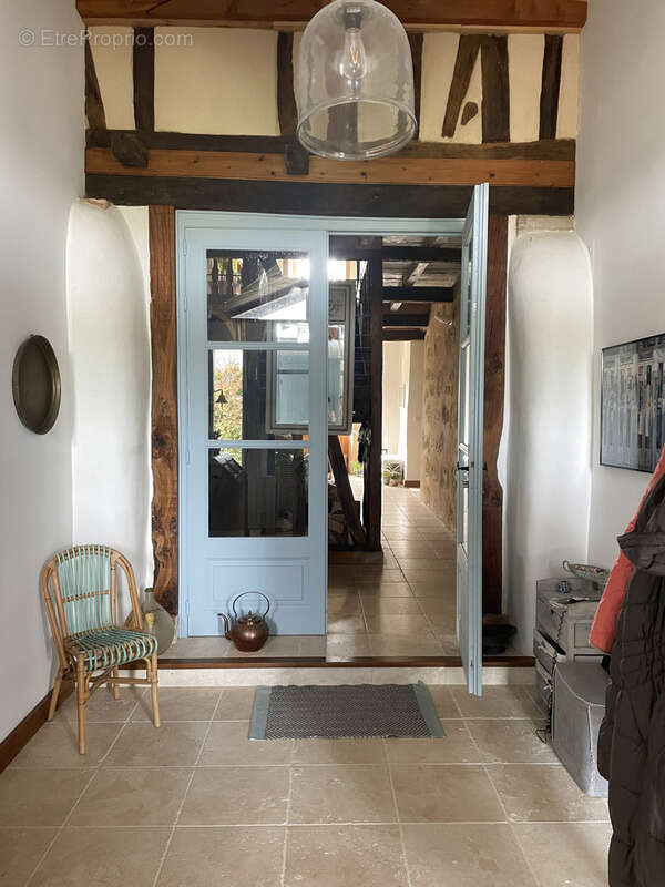 maison de maitre avec piscine intérieur et dependances aménagéables - photo 19