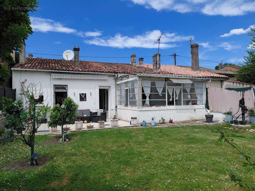 Maison à MIRAMBEAU