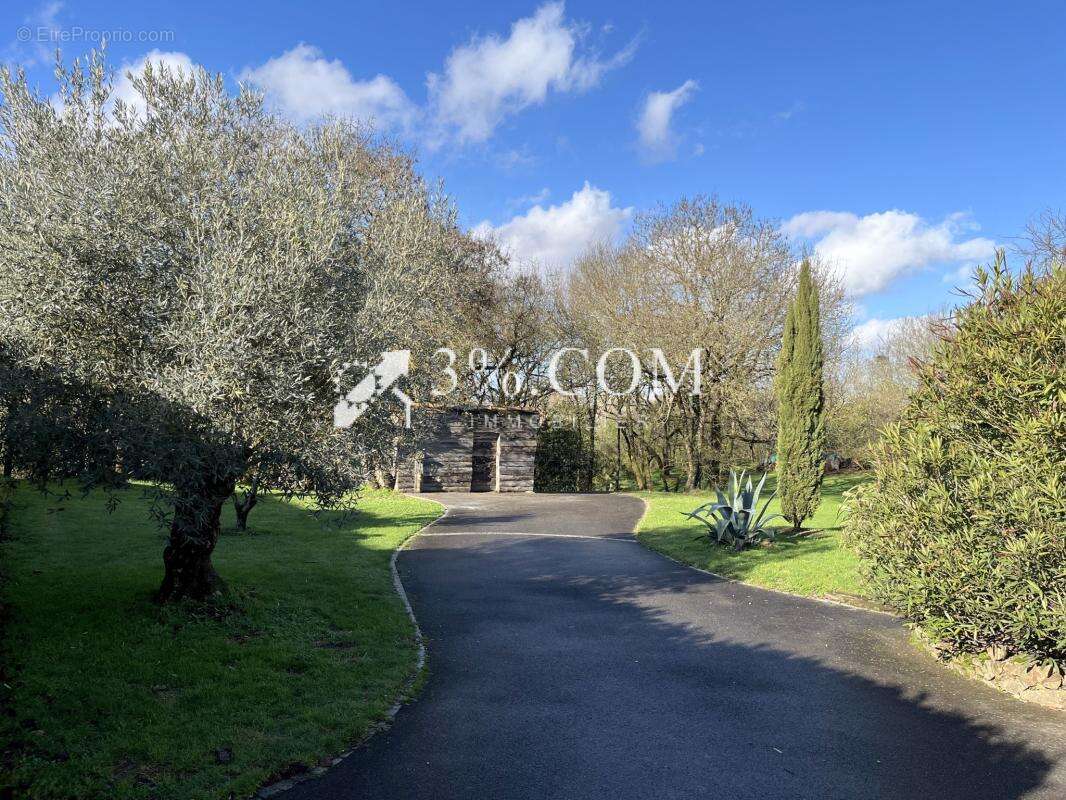 Maison à BOUGUENAIS