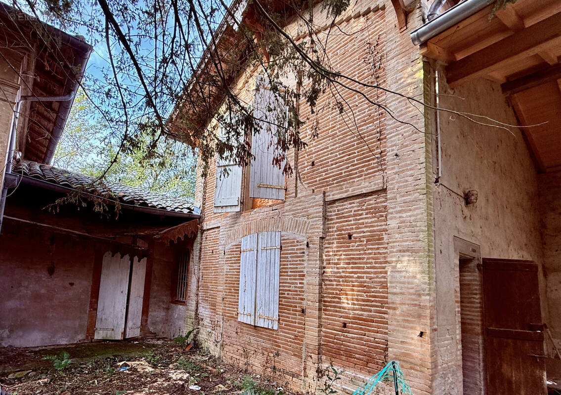 Maison à LAPEYROUSE-FOSSAT