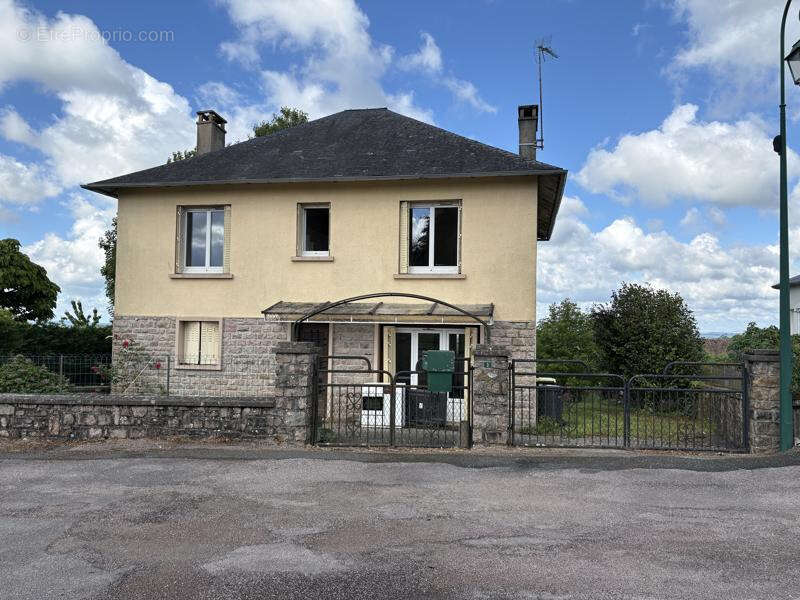 Maison à MASSERET