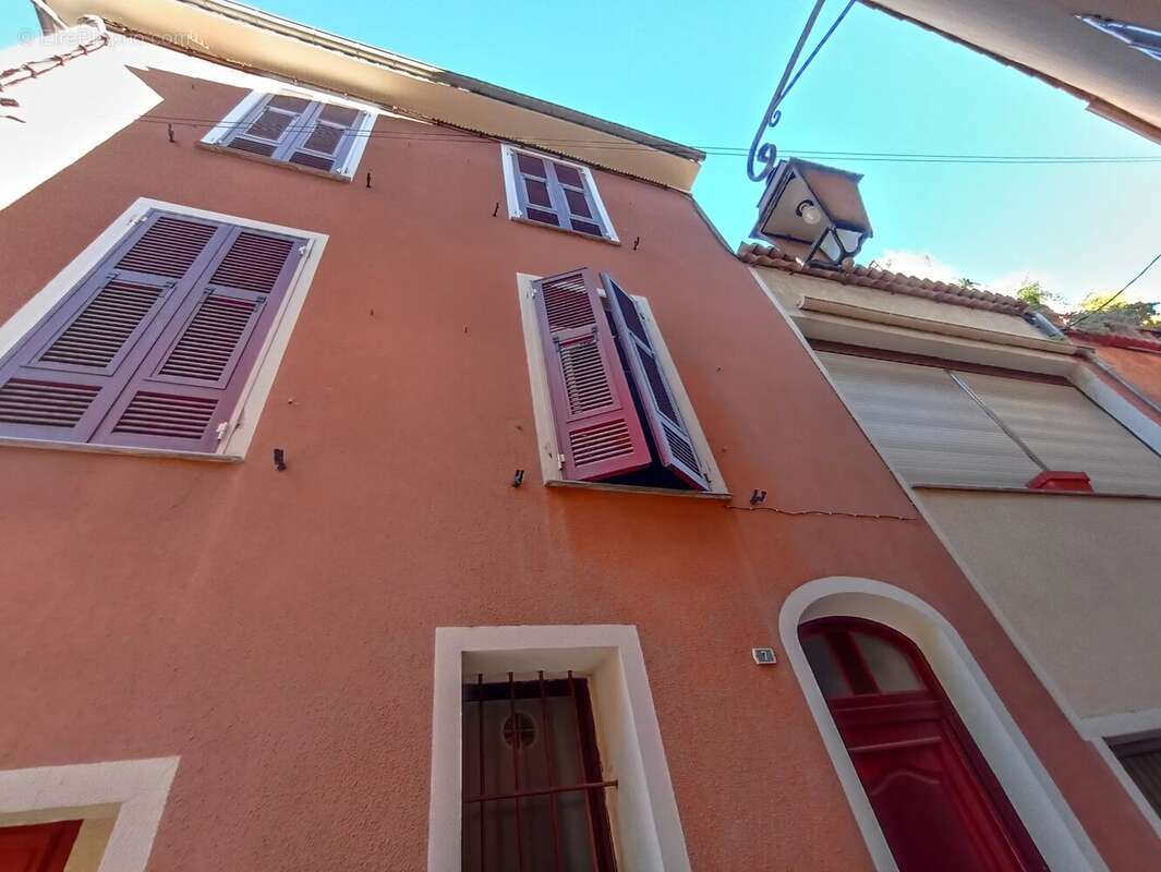 Appartement à SAINT-LAURENT-DU-VAR