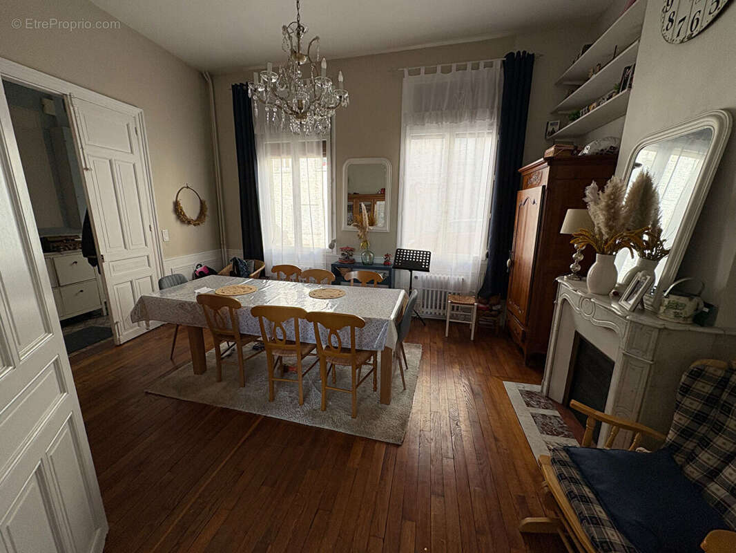 Maison à SAINT-QUENTIN