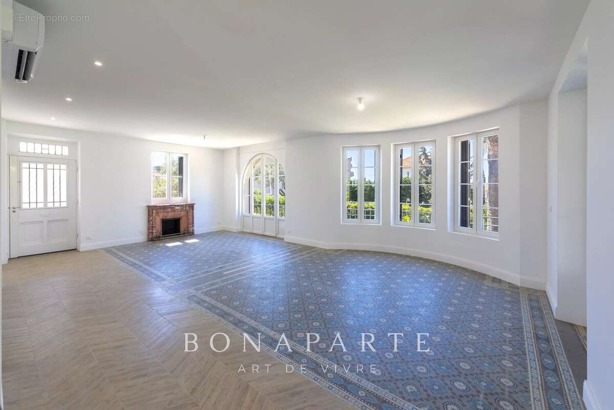 Maison à SAINT-RAPHAEL