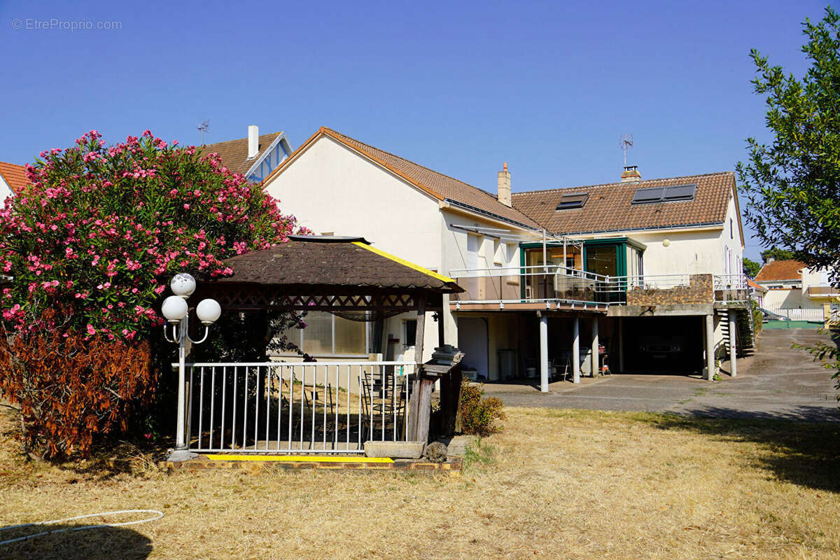 Maison avec appartement et sous sol total - photo 12