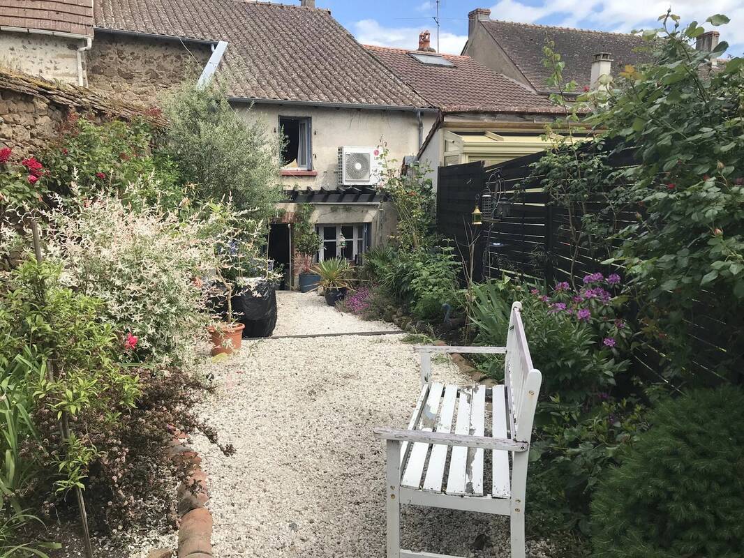 Maison à MAGNAC-LAVAL