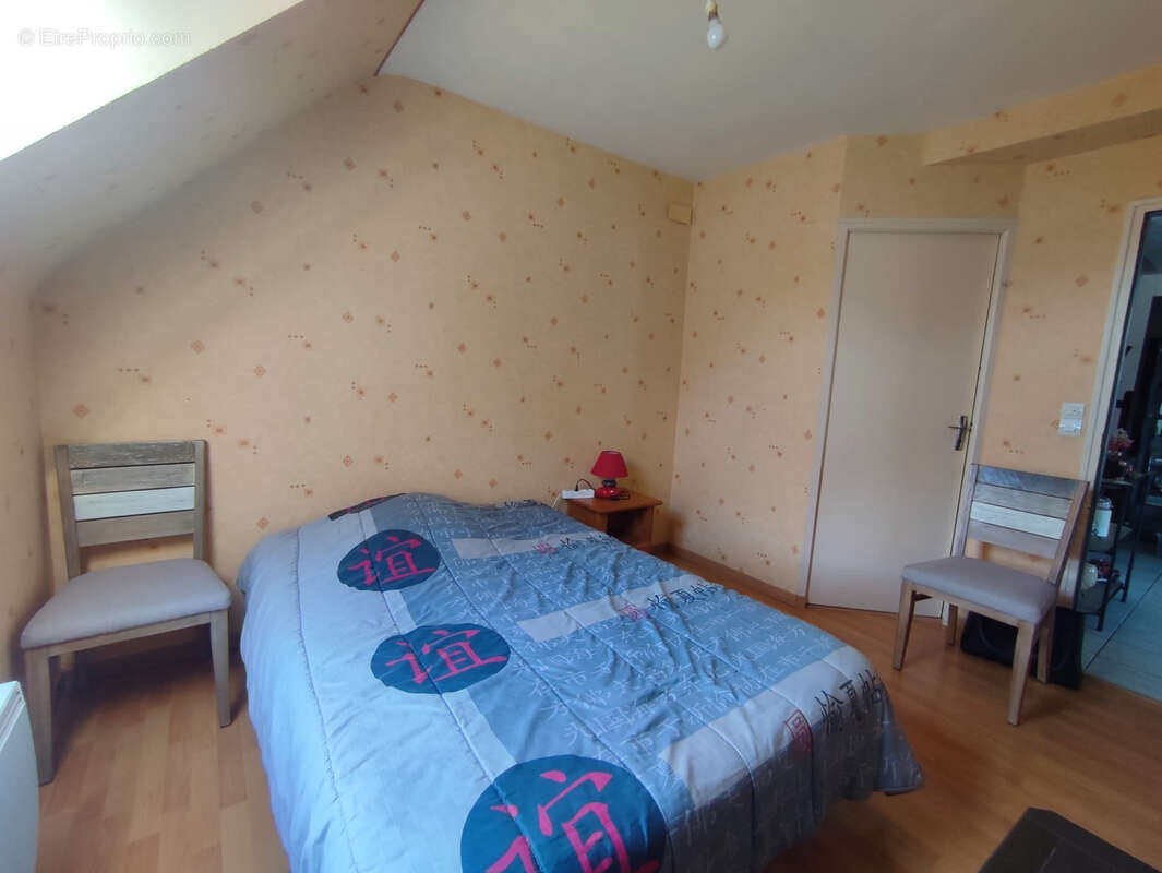 maison familiale de 4 chambres avec jardin et grand double garage - photo 9