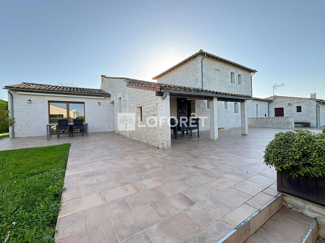 Maison à CHERMIGNAC