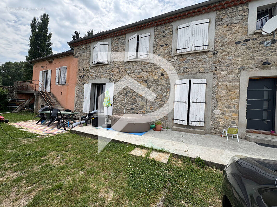 Maison à SAINT-PRIVAT