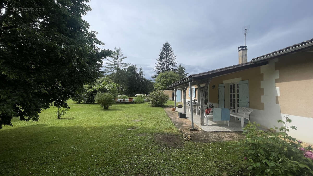 Maison à LANDIRAS
