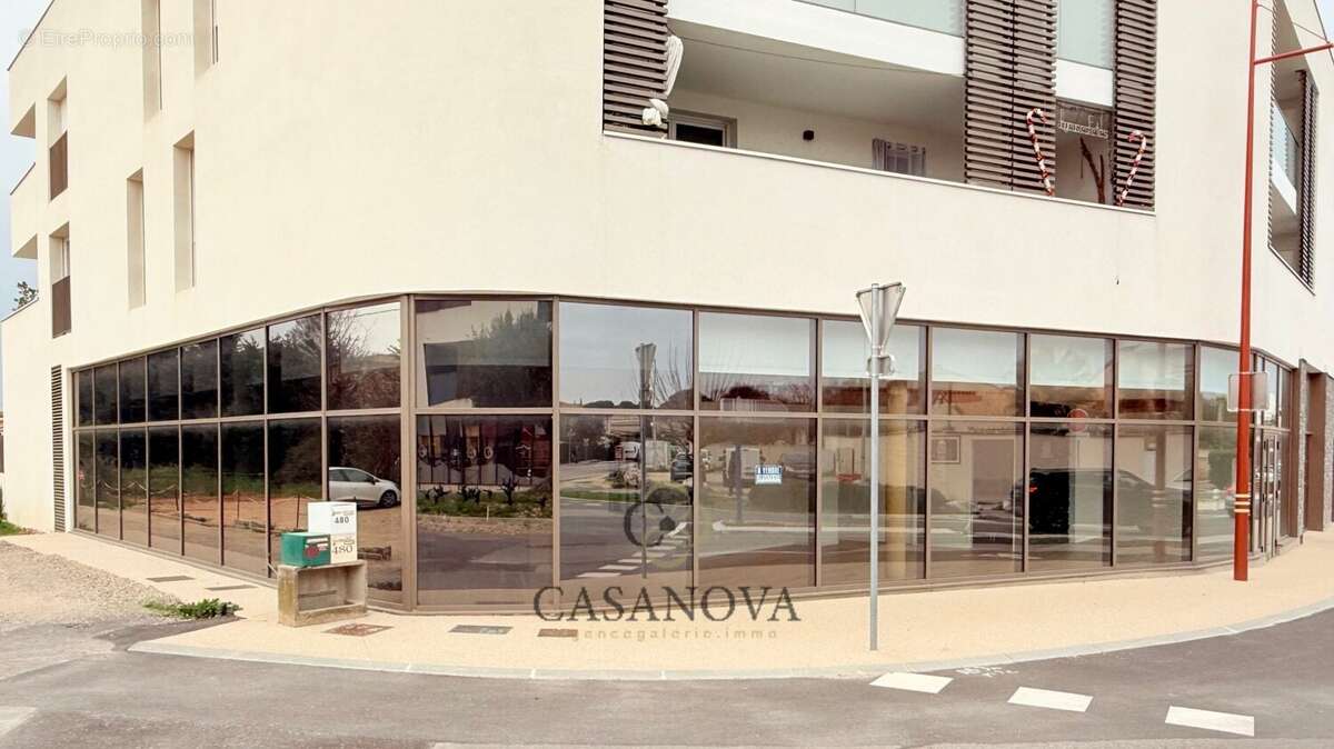 Bureaux neufs 110 m² lumineux avec parkings  Baillargues  Immeuble récent - photo 4