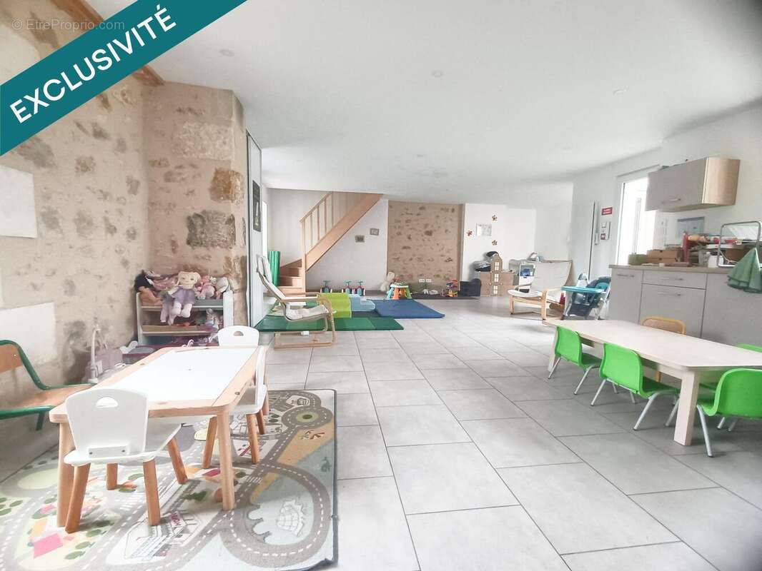 Maison 126 m² à Fleure  - photo 4
