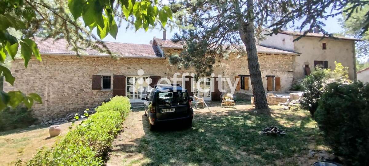 Maison 10 pièces 442 m² à vendre à Fournols (63980) - photo 30