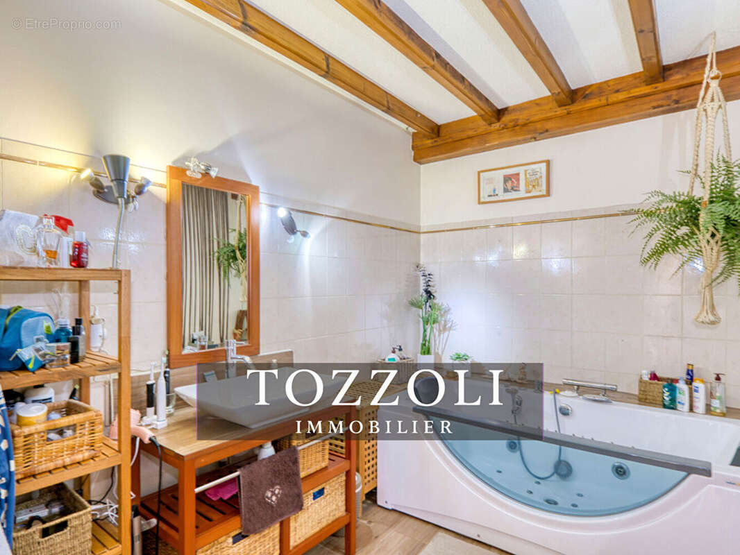 Maison à SAINT-QUENTIN-FALLAVIER