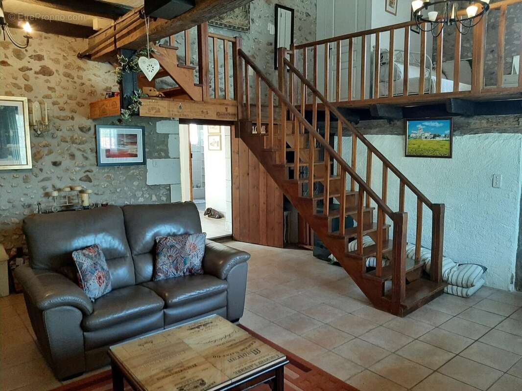 Maison à SIORAC-DE-RIBERAC