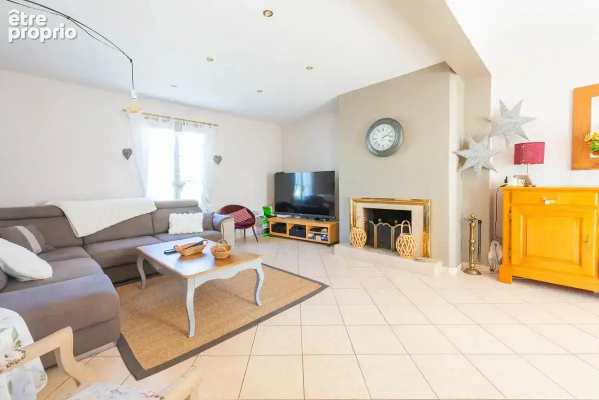 Maison de 7 pièces de 140 m² à Ronquerolles - photo 5