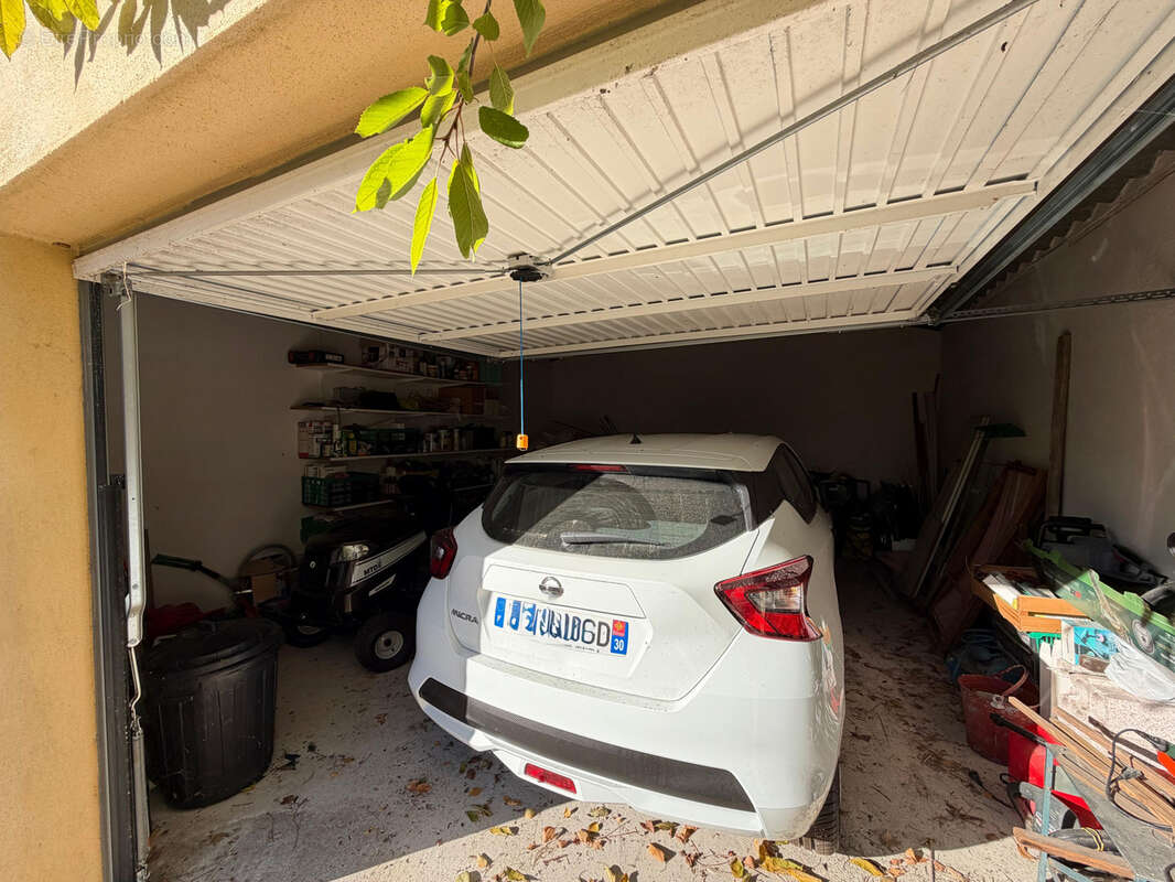 Maison à SAINT-QUENTIN-LA-POTERIE