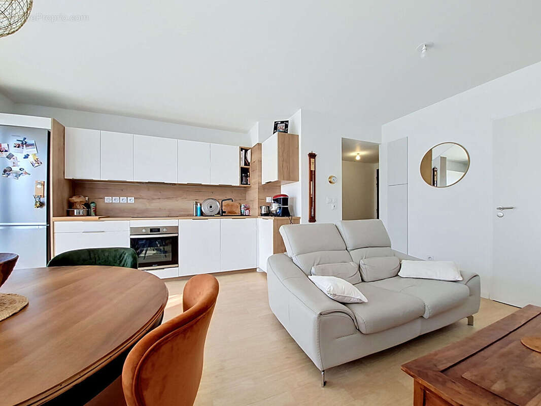 Appartement à SAINTE-LUCE-SUR-LOIRE