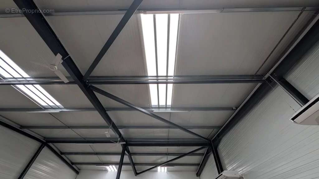 Local commercial / artisanal 309 m2   dpe a   construction 2 - photo 4