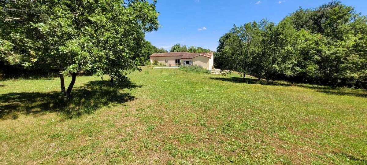 Maison à MONTAIGU-DE-QUERCY