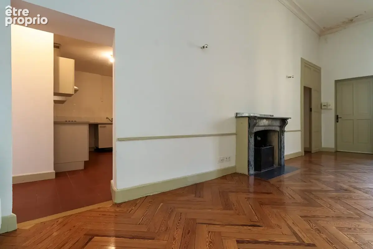 CARCASSONNE - BASTIDE ST-LOUIS Appartement T3 97m² dans un immeuble de caractère avec cour et  jardin intérieur communs - photo 8
