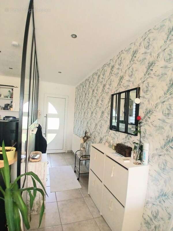 Maison 120 m² à Novy-Chevrieres  - photo 2