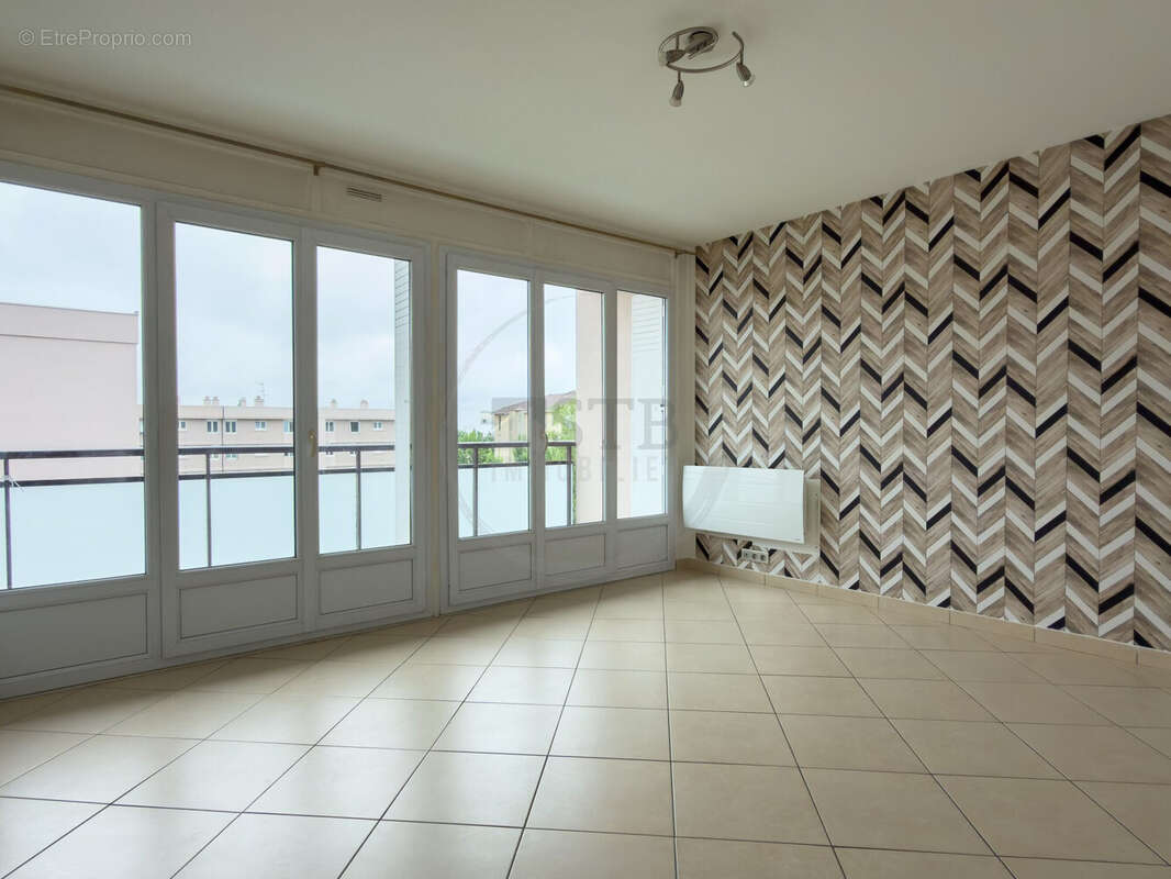 Appartement à GUILHERAND-GRANGES