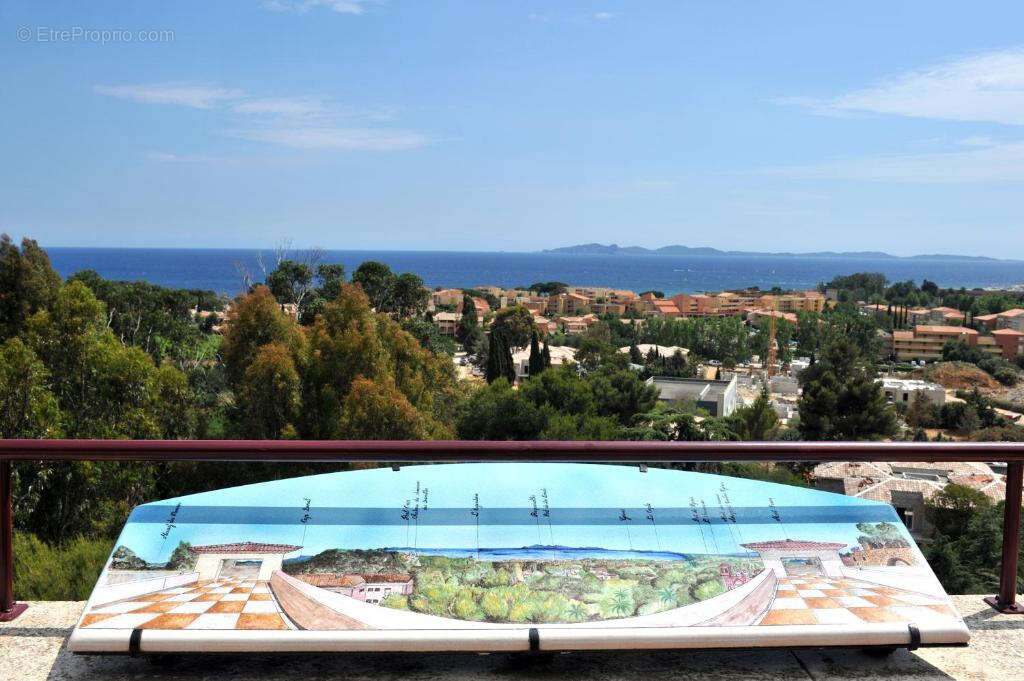 Appartement à LA LONDE-LES-MAURES