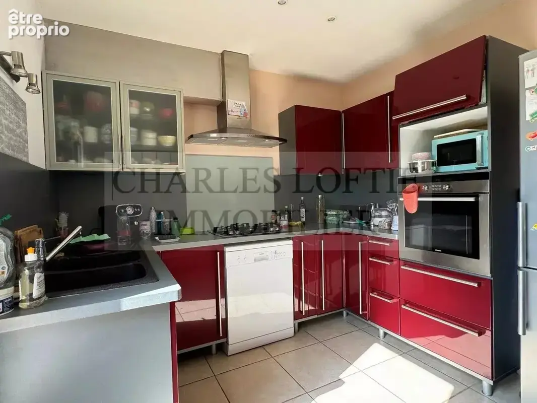 Maison et piscine sur 1770 m² de terrain - photo 8