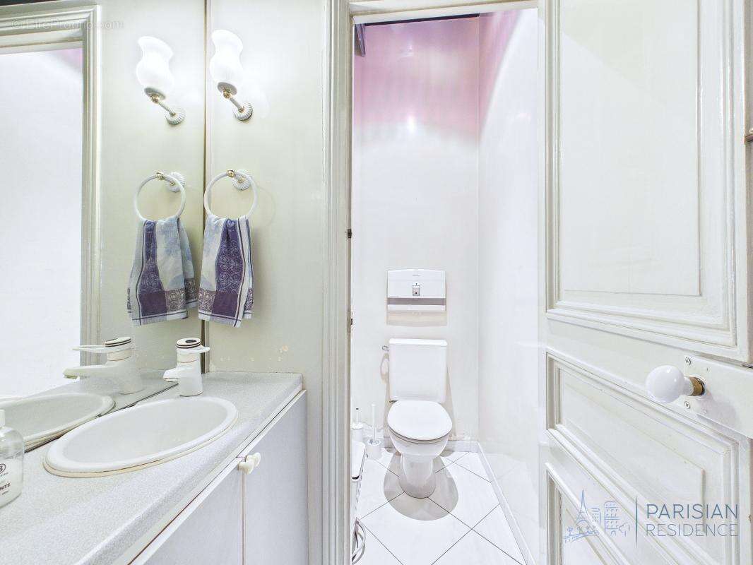Appartement à PARIS-8E