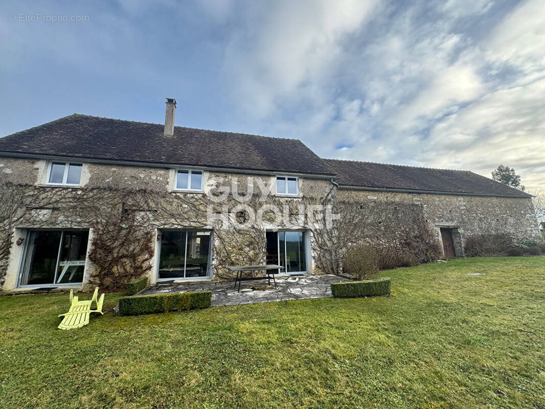 Maison à VILLETHIERRY