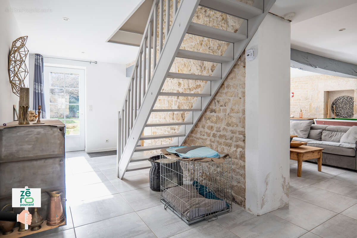 Maison à LES MAGNILS-REIGNIERS