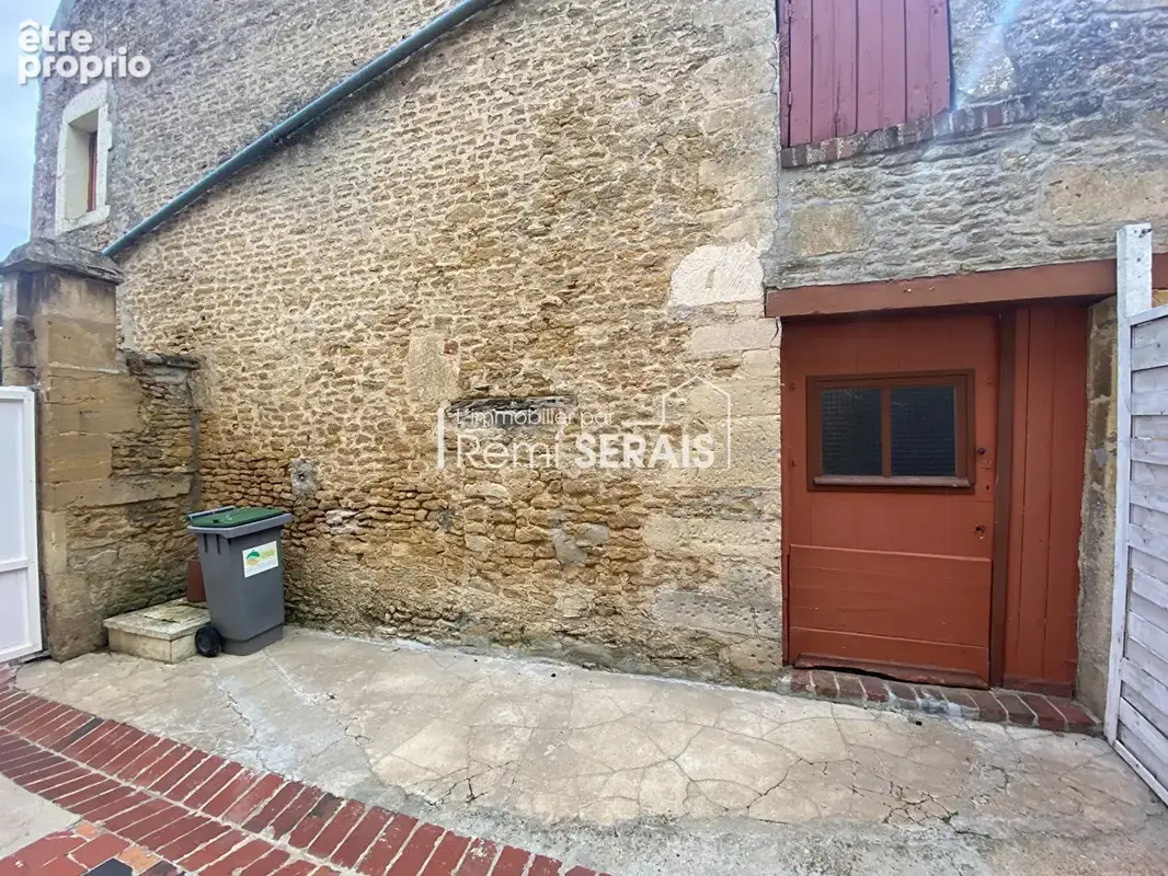 SAINT PIERRE EN AUGE : Maison mitoyenne avec dépendance et garage - photo 7