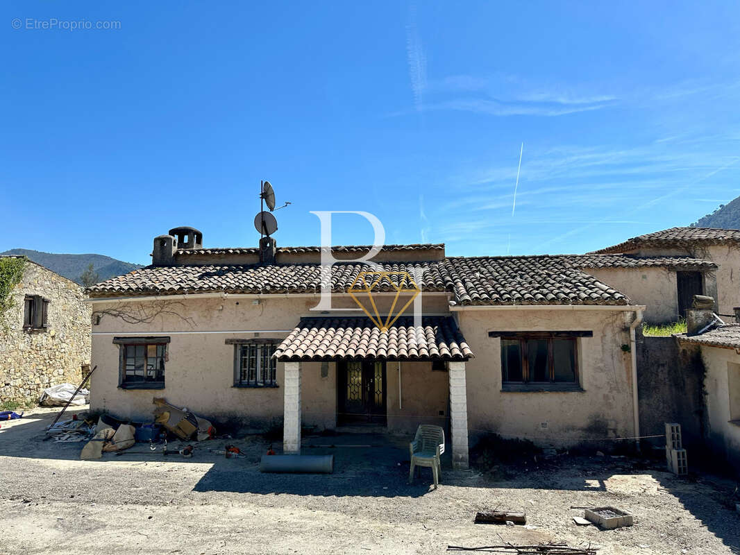Maison à TOURRETTE-LEVENS