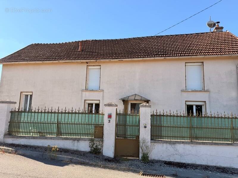 Maison à LAMARCHE-SUR-SAONE