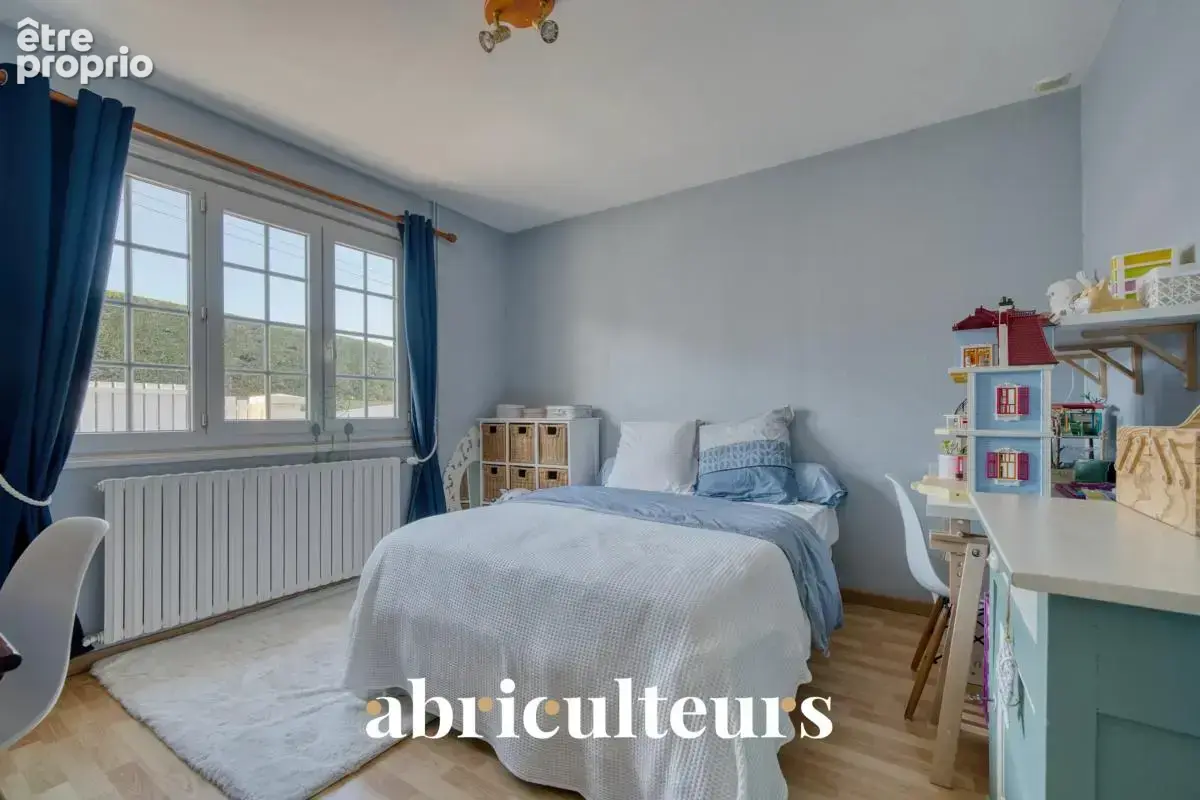 Maison familiale de 154 m² avec piscine en vente à Val-de-Cognac (16370) - photo 8