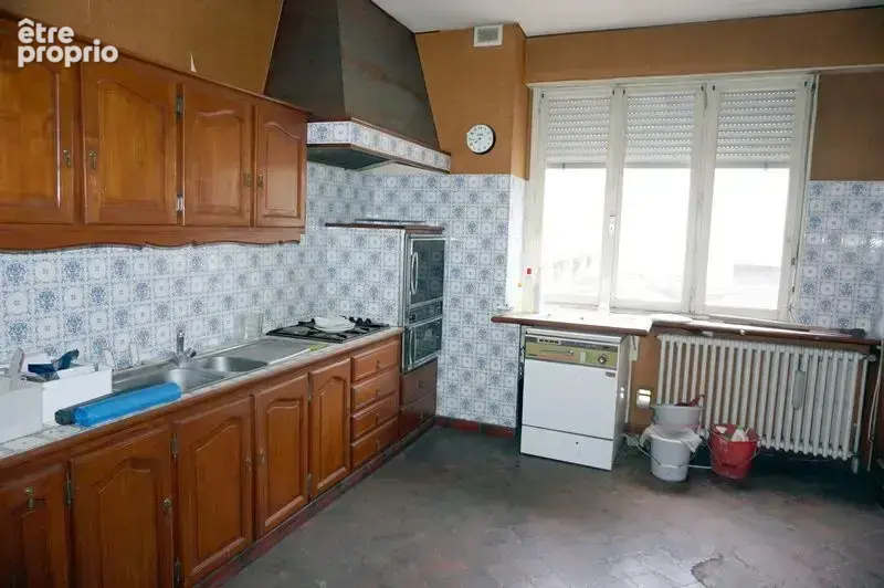 Digoin, Local commercial et appartements - photo 3